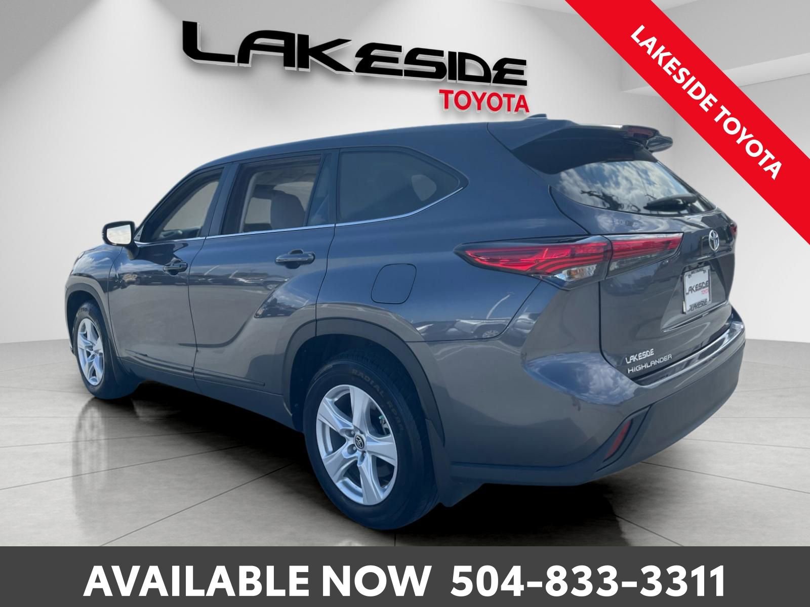 Used 2023 Toyota Highlander LE image 4