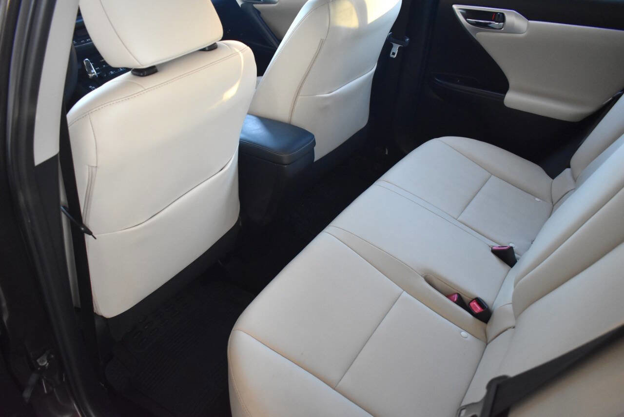 Used 2012 Lexus CT 200h Premium image 36