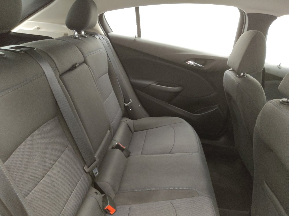 Used 2018 Chevrolet Cruze LT image 19