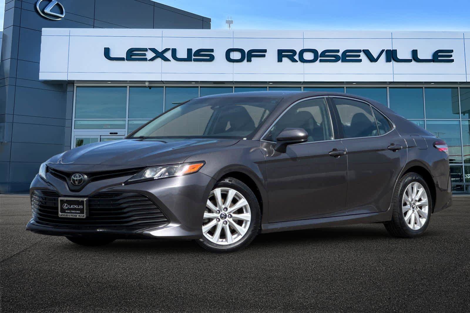 Used 2018 Toyota Camry LE image 1