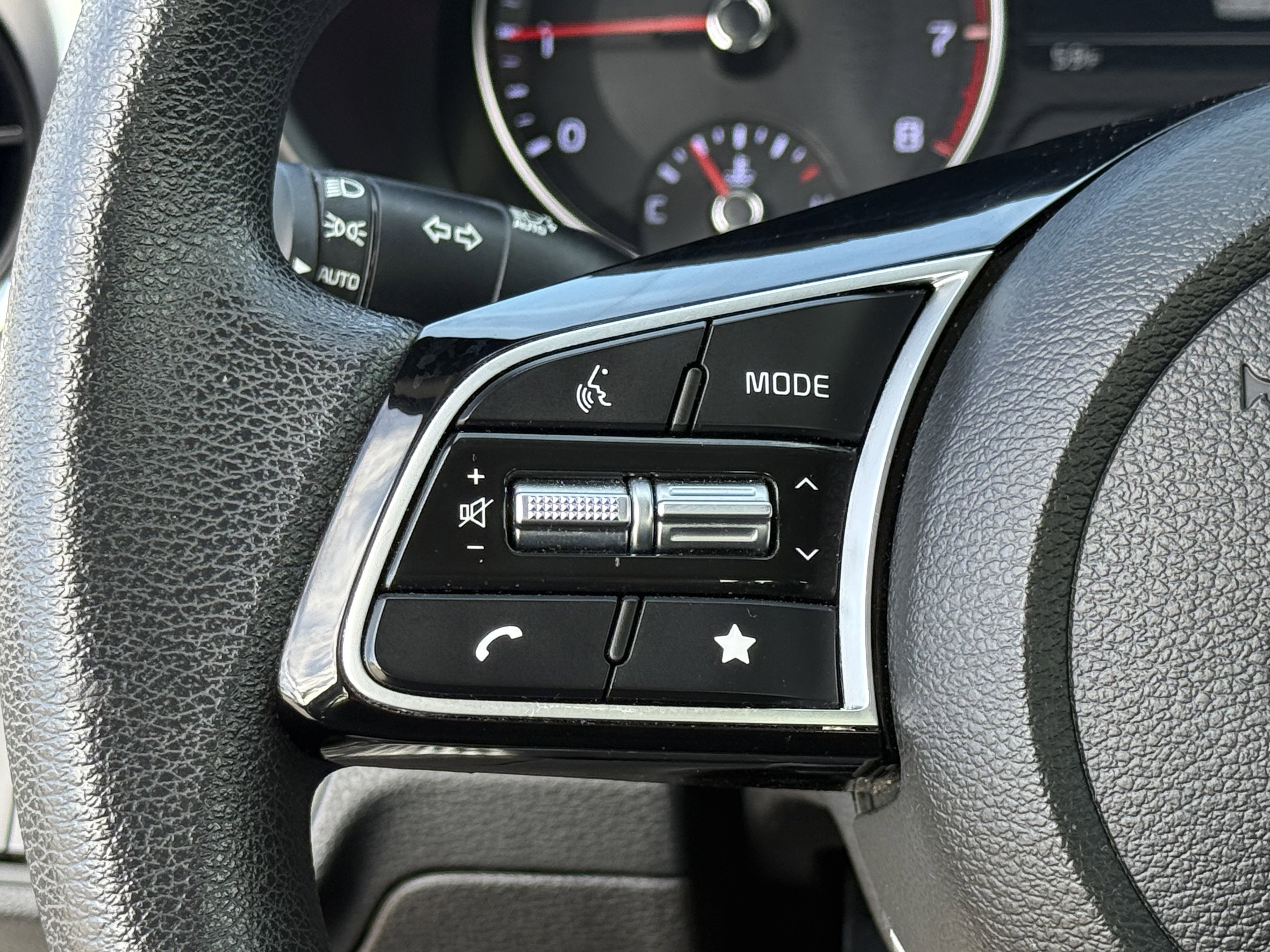 Certified 2024 Kia Forte LXS image 17