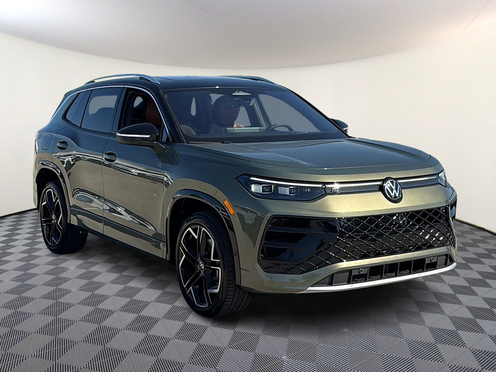 New 2026 Volkswagen Tiguan SEL R-Line