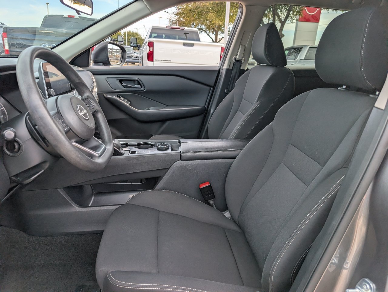 Used 2024 Nissan Rogue S AWD/4WD image 27