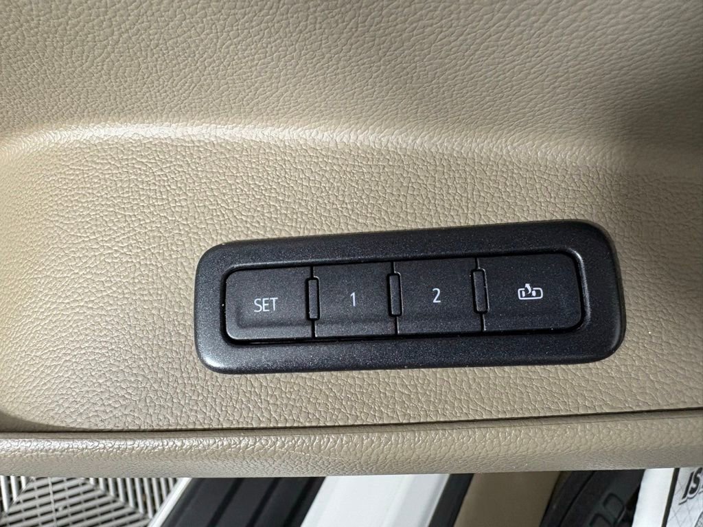 Used 2019 GMC Yukon SLT w/ Open Road Package AWD/4WD image 18
