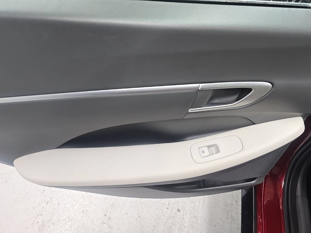 Certified 2025 Hyundai Sonata SEL FWD image 15