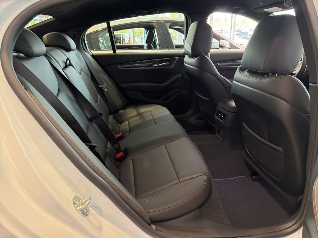 Used 2025 Cadillac CT5 Sport RWD image 31