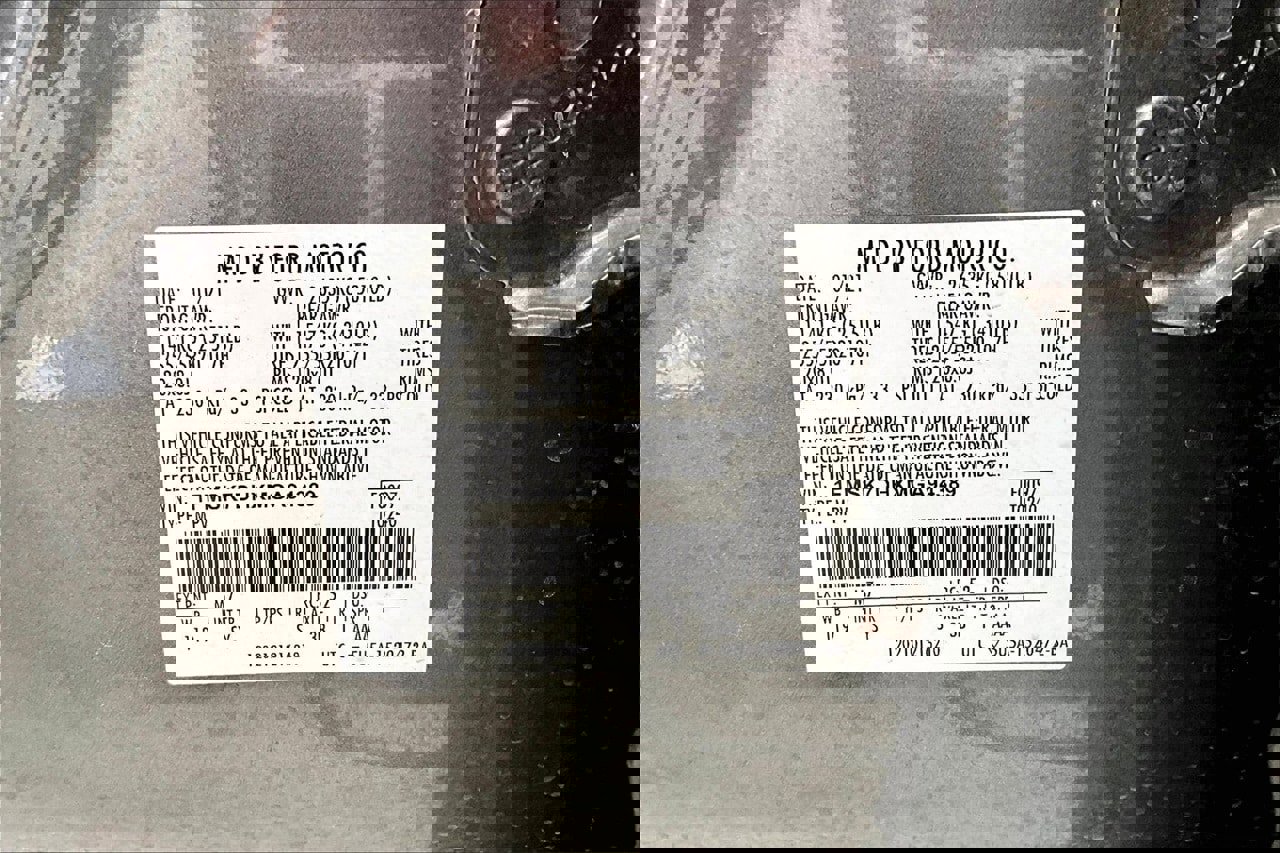 Used 2021 Ford Explorer XLT w/ Equipment Group 202A image 8