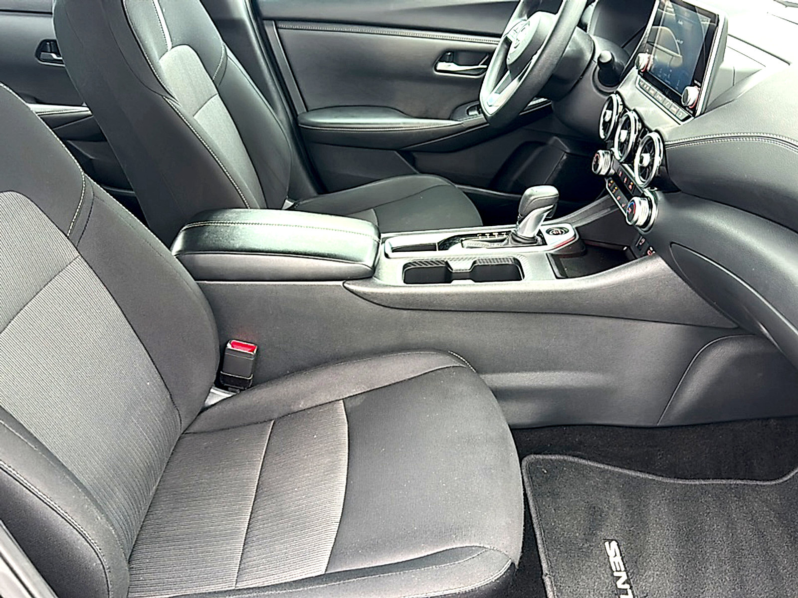 Used 2024 Nissan Sentra SV FWD image 23