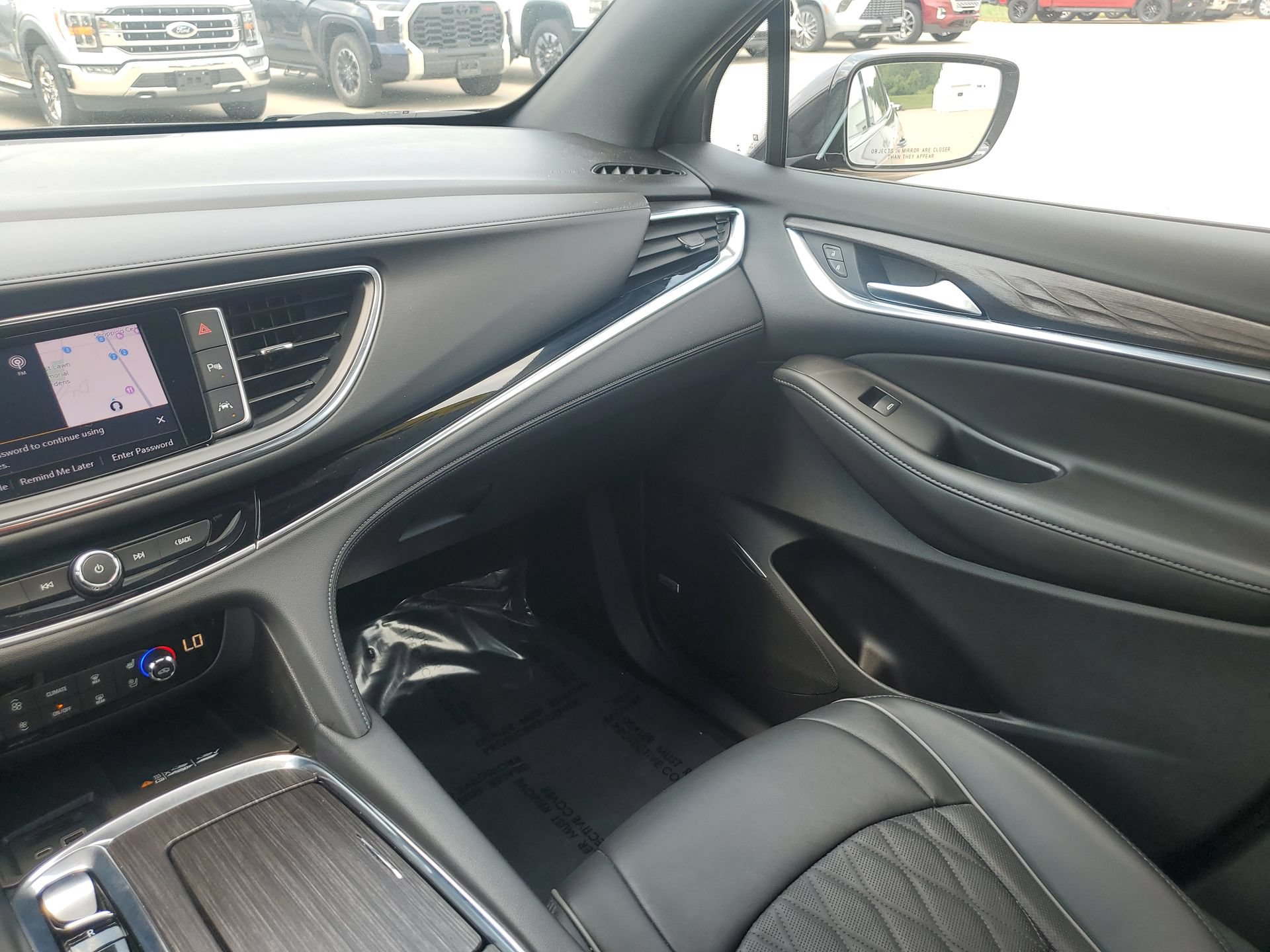 Used 2022 Buick Enclave Avenir w/ Avenir Technology Package AWD/4WD image 11