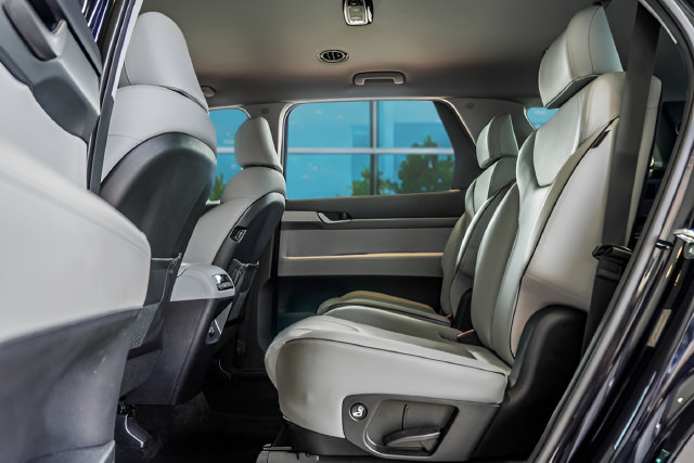 Certified 2025 Hyundai Palisade SEL FWD image 45