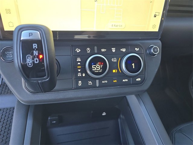 New 2026 Land Rover Defender 110 X-Dynamic SE image 13