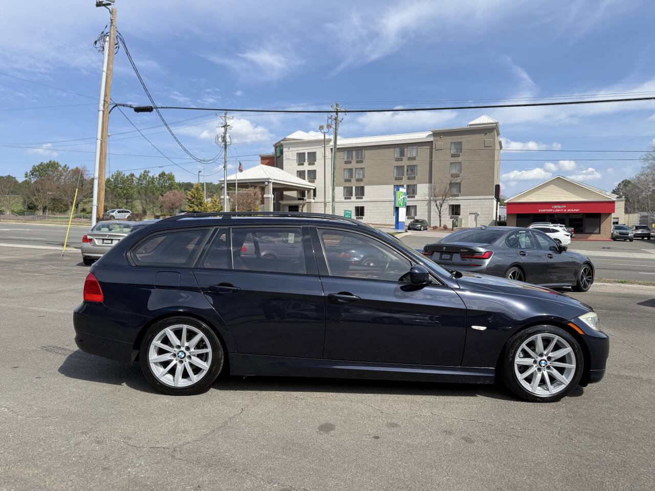 Used 2010 BMW 328i Wagon image 9