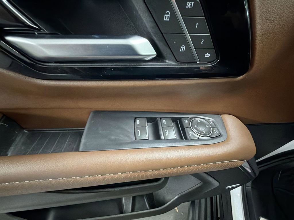 Used 2025 Chevrolet Tahoe High Country RWD image 24