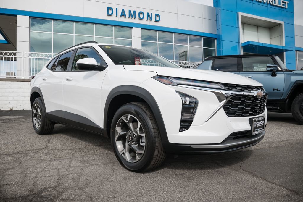 New 2026 Chevrolet Trax LT w/ Driver Confidence Package FWD image 1