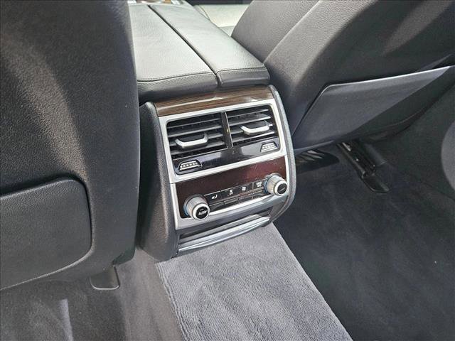 Used 2018 BMW 740e xDrive image 19