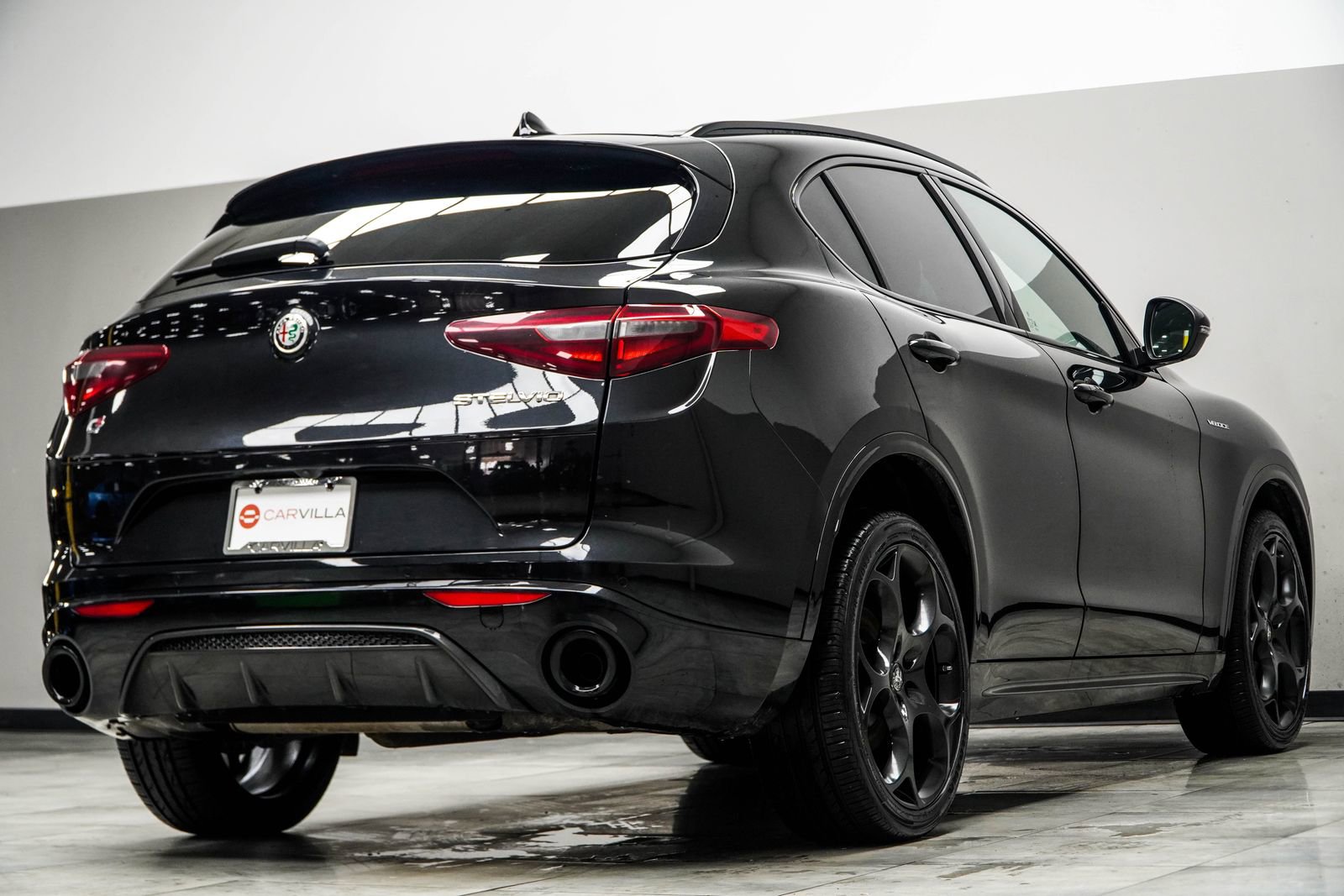 Used 2023 Alfa Romeo Stelvio Veloce image 13