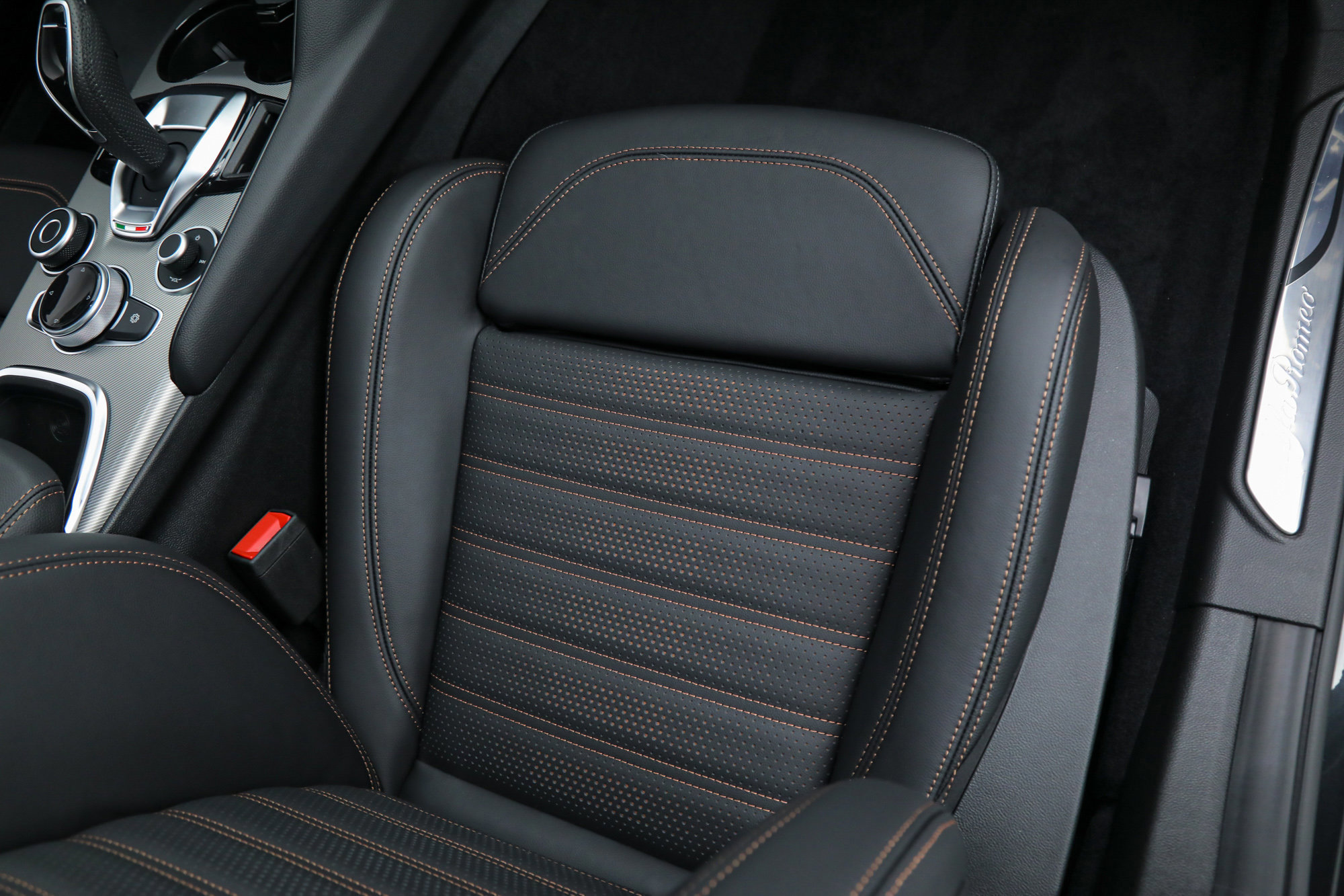 New 2025 Alfa Romeo Giulia w/ Driving Assist Package image 26