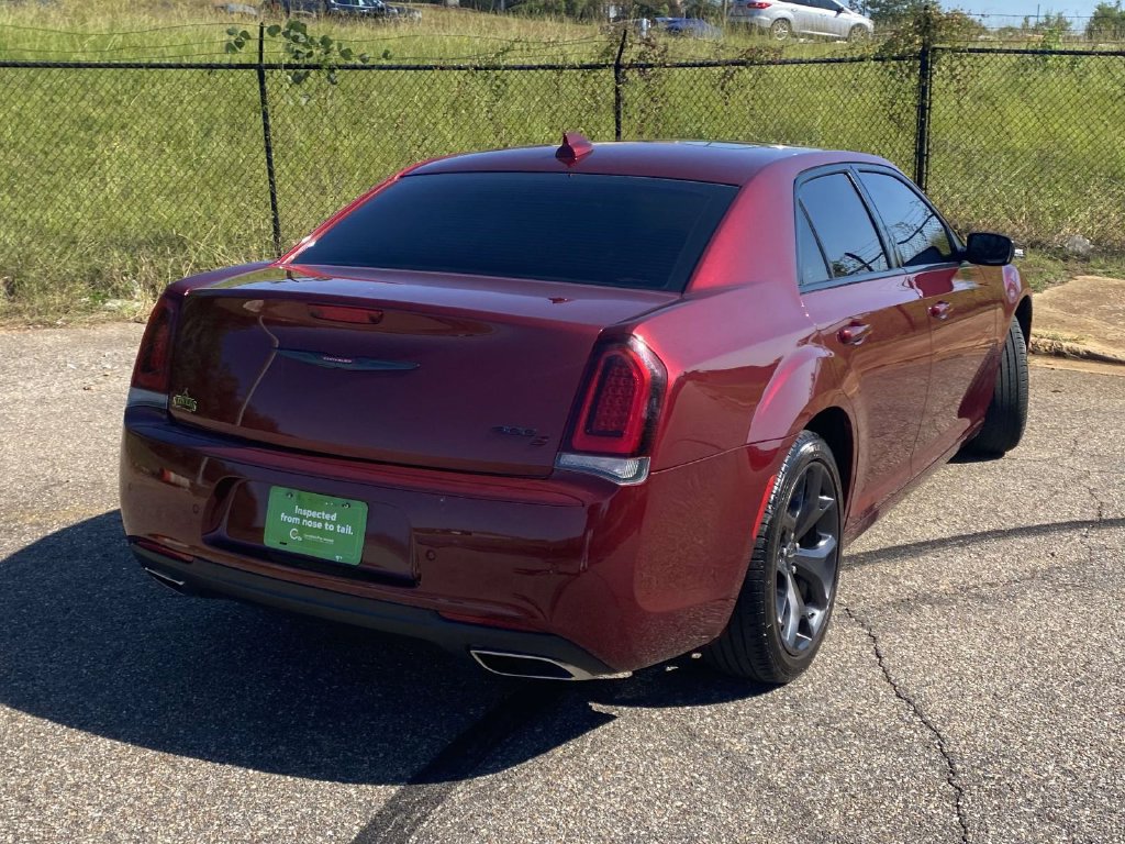 Certified 2023 Chrysler 300 S RWD image 9