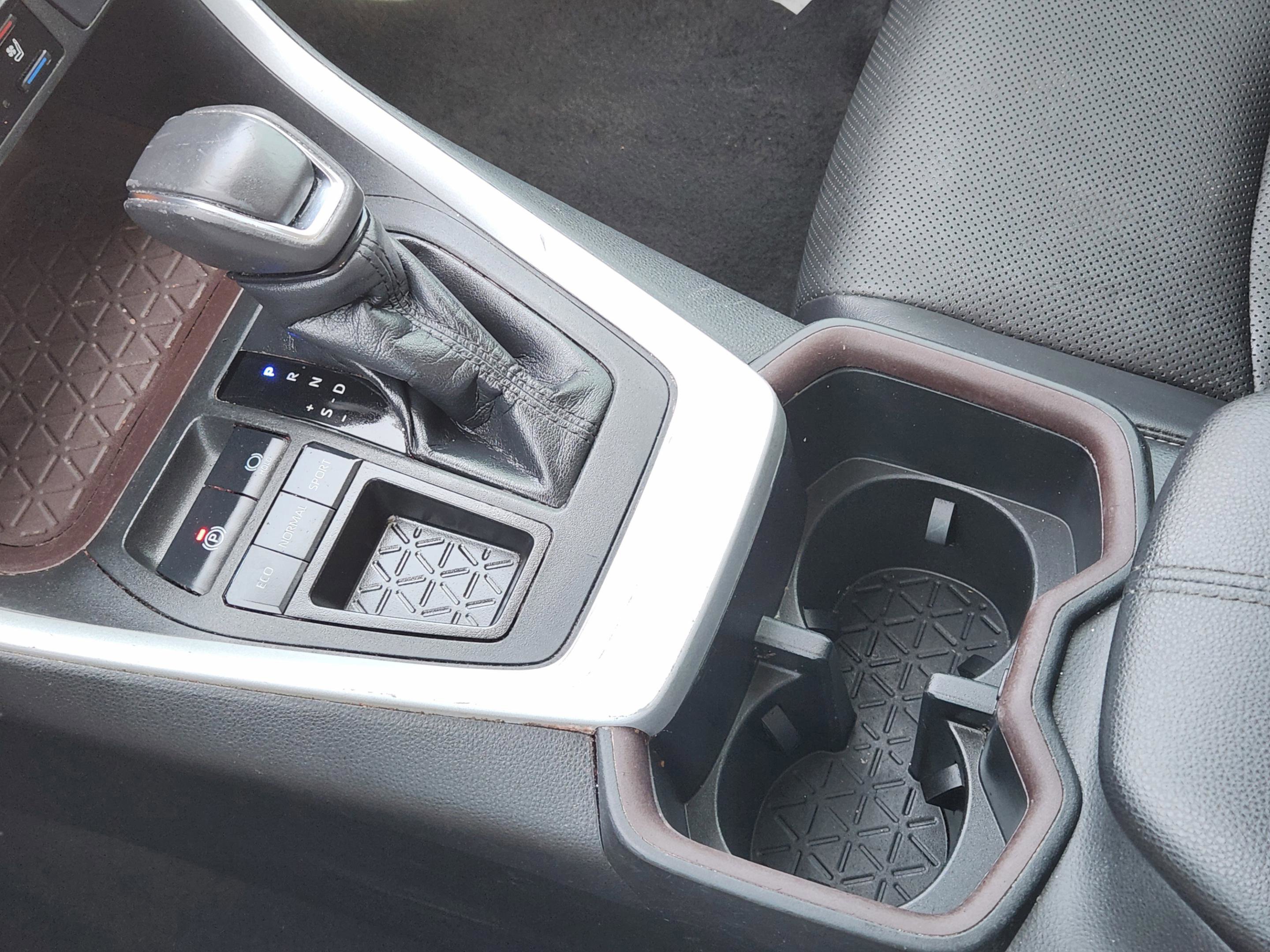 Used 2022 Toyota RAV4 Limited image 20