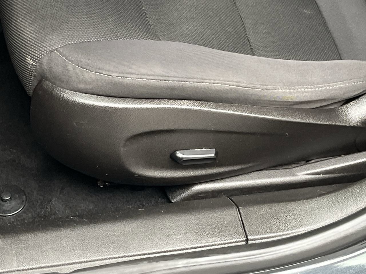Used 2013 Chevrolet Cruze LT FWD image 9