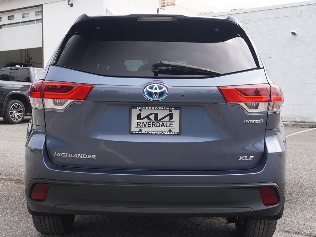 Used 2019 Toyota Highlander XLE AWD/4WD image 14