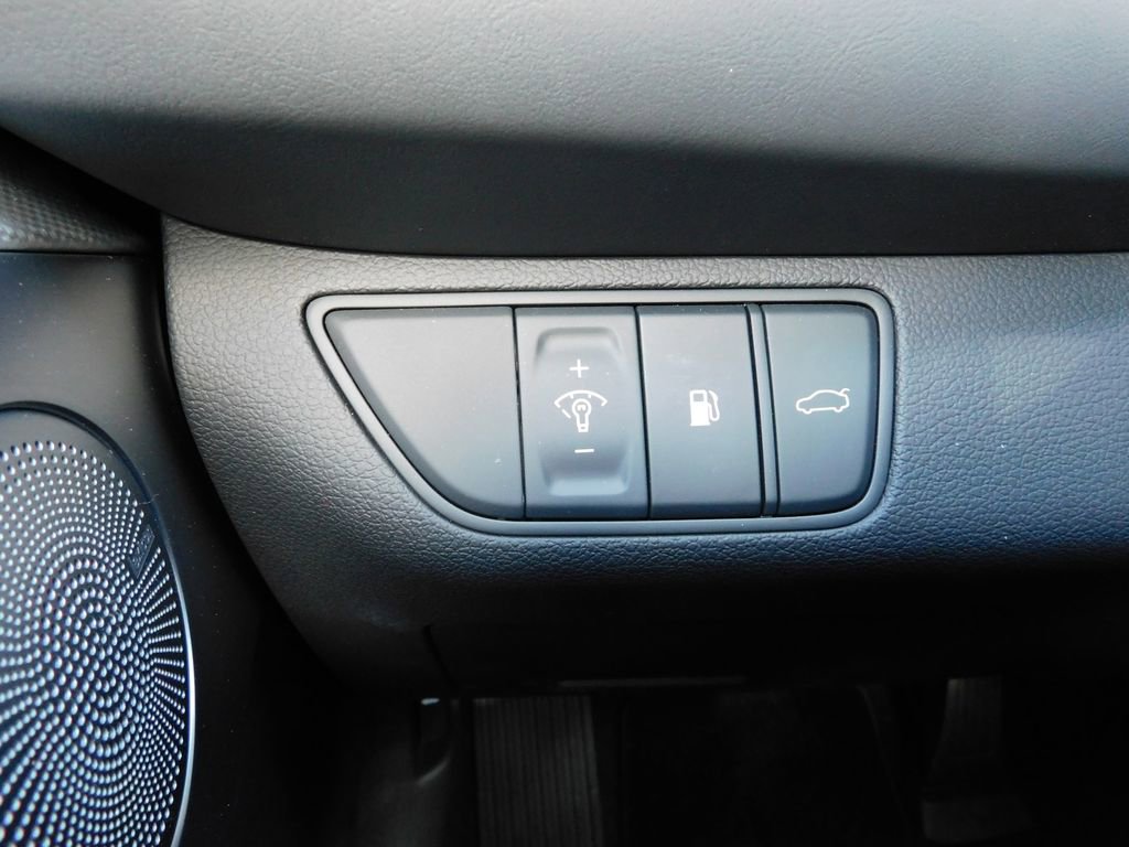 Used 2026 Genesis G70 2.5T Prestige image 21