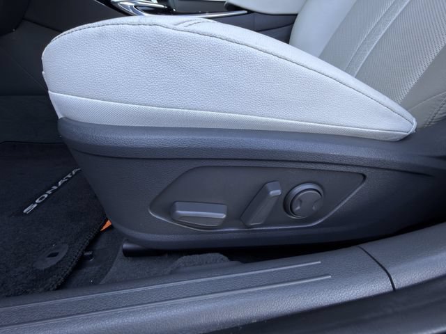 Used 2022 Hyundai Sonata Limited FWD image 26