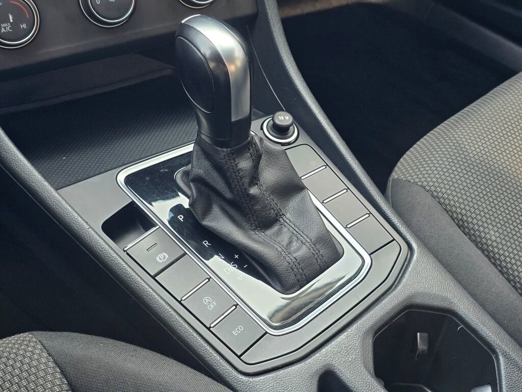 Used 2019 Volkswagen Jetta R-Line image 34