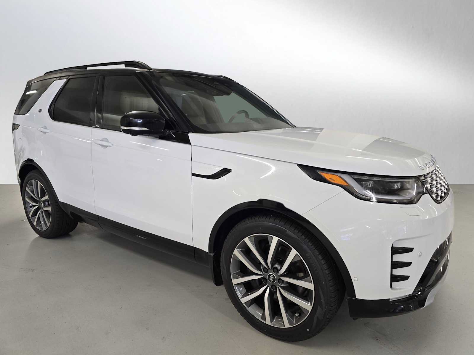 New 2026 Land Rover Discovery Limited Edition AWD/4WD image 7