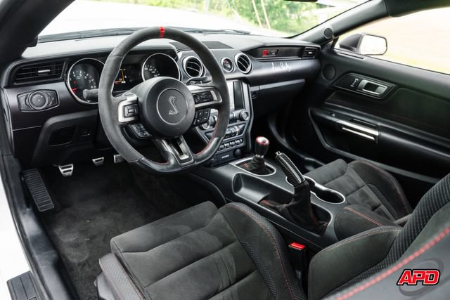 Used 2017 Ford Mustang Shelby GT350R w/ GT350R Equipment Group 920A RWD image 3