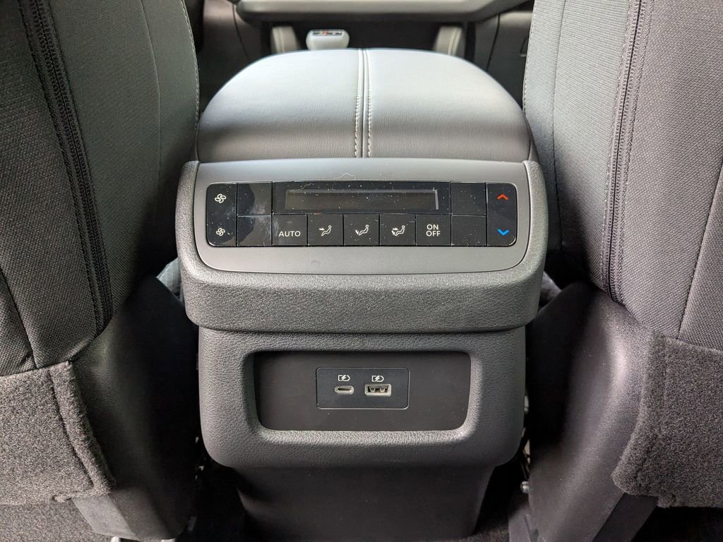 New 2025 Nissan Pathfinder SV image 25