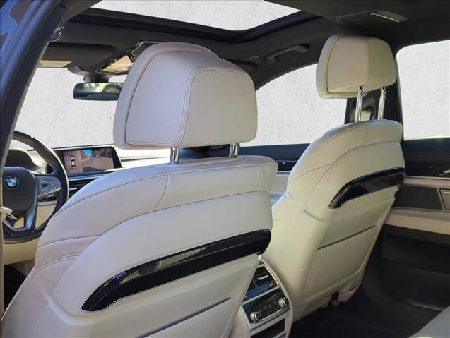 Used 2019 BMW 750i w/ M Sport Package image 13