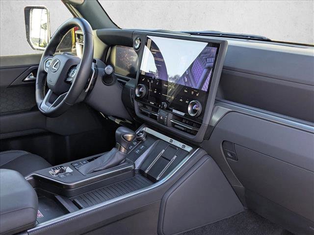Used 2024 Lexus GX 550 image 21