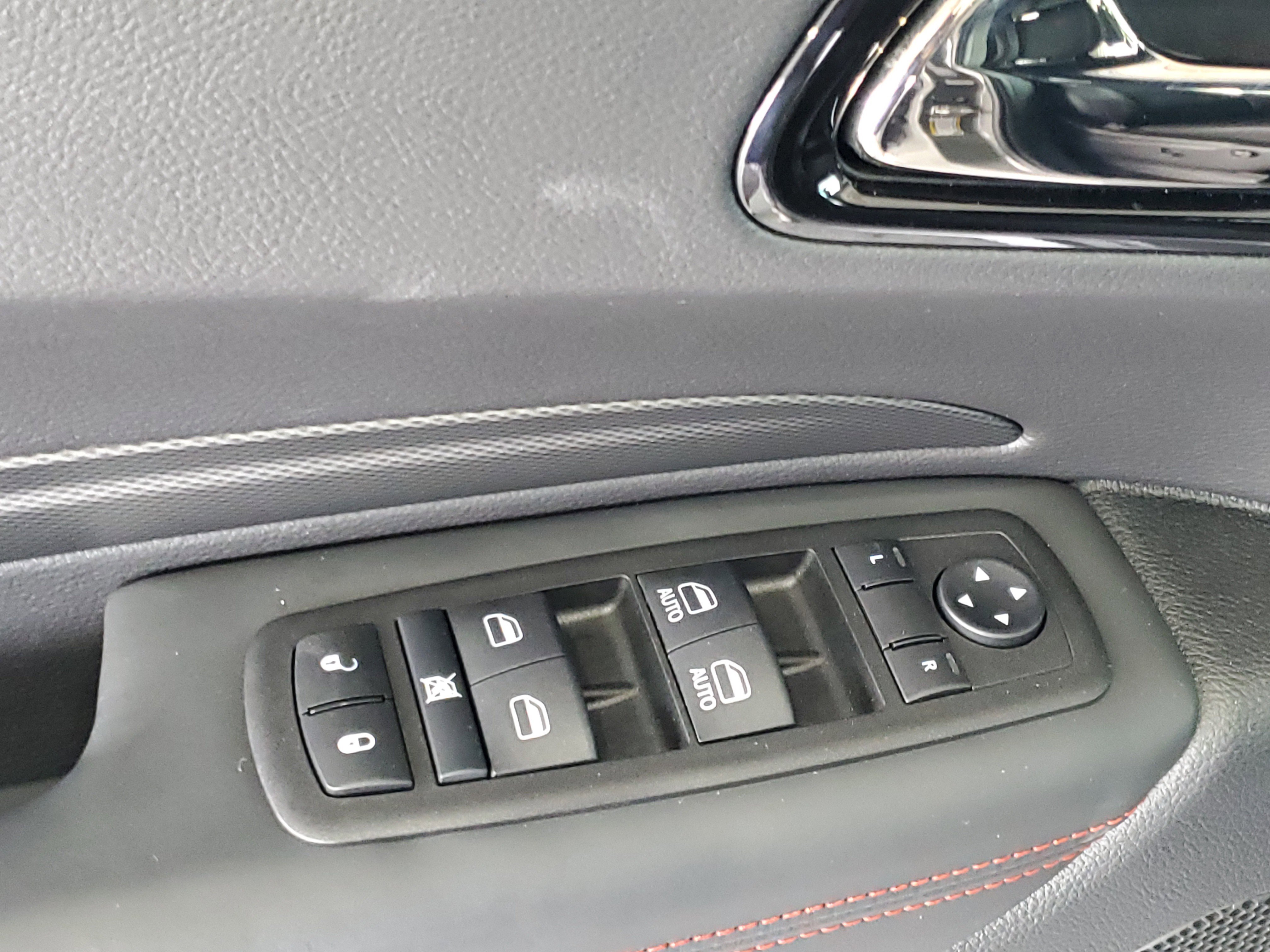Certified 2025 Dodge Durango R/T image 19