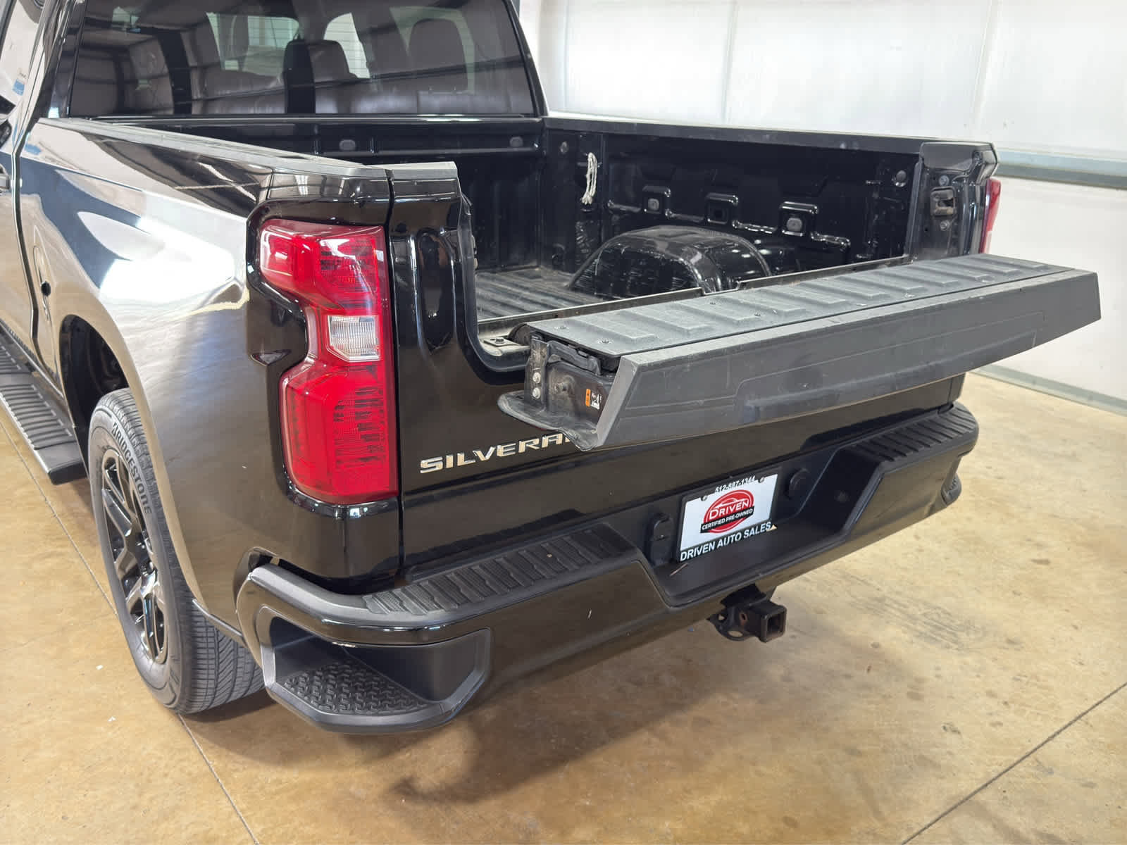 Used 2022 Chevrolet Silverado 1500 Custom image 11