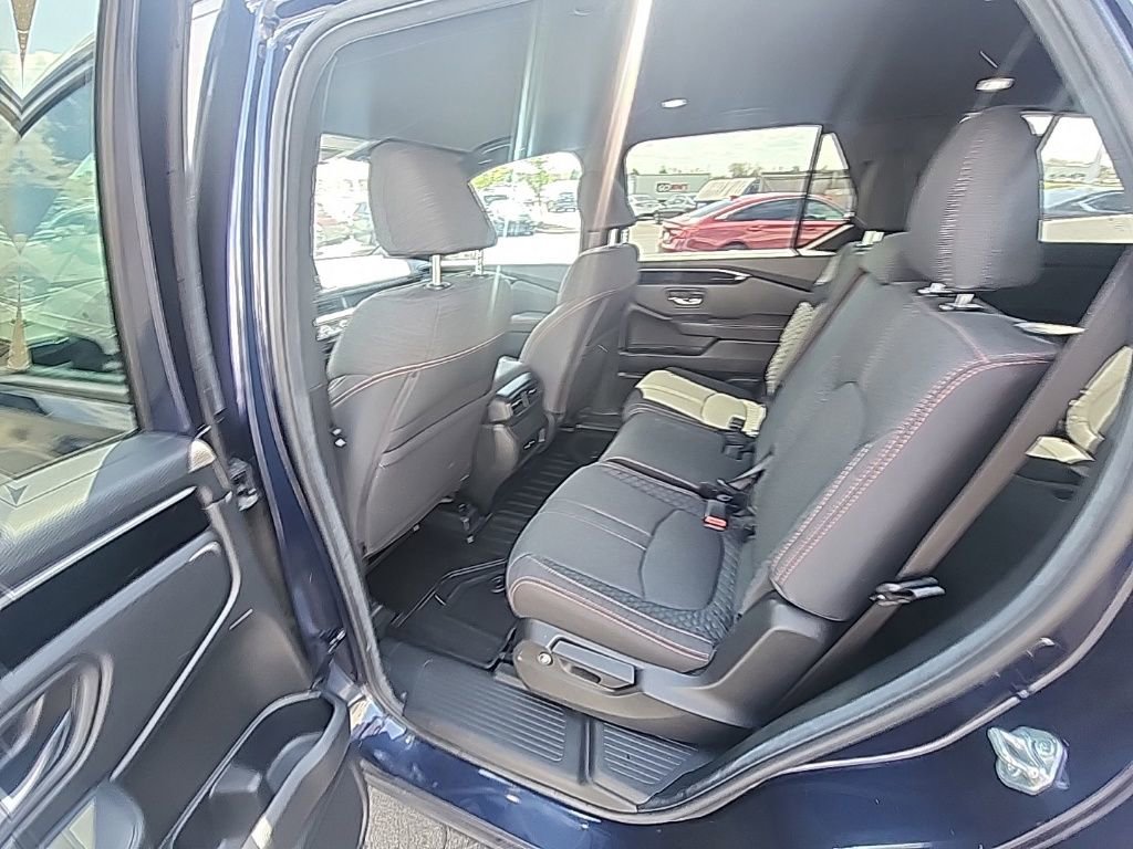 Certified 2025 Honda Pilot Sport image 25