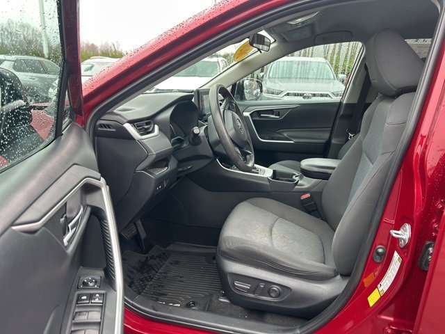 Used 2020 Toyota RAV4 XLE image 15