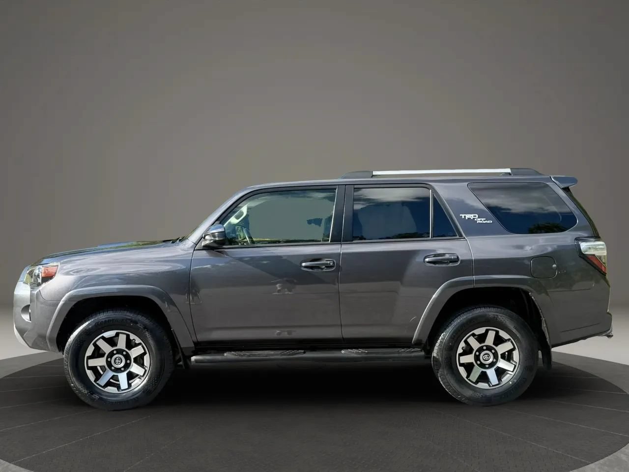 Used 2018 Toyota 4Runner TRD Off-Road AWD/4WD image 7