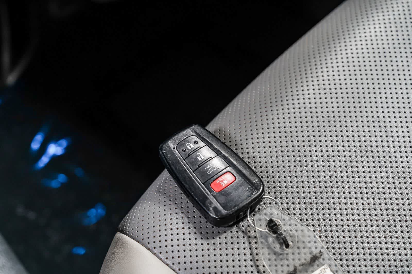 Certified 2021 Toyota RAV4 Limited FWD image 30
