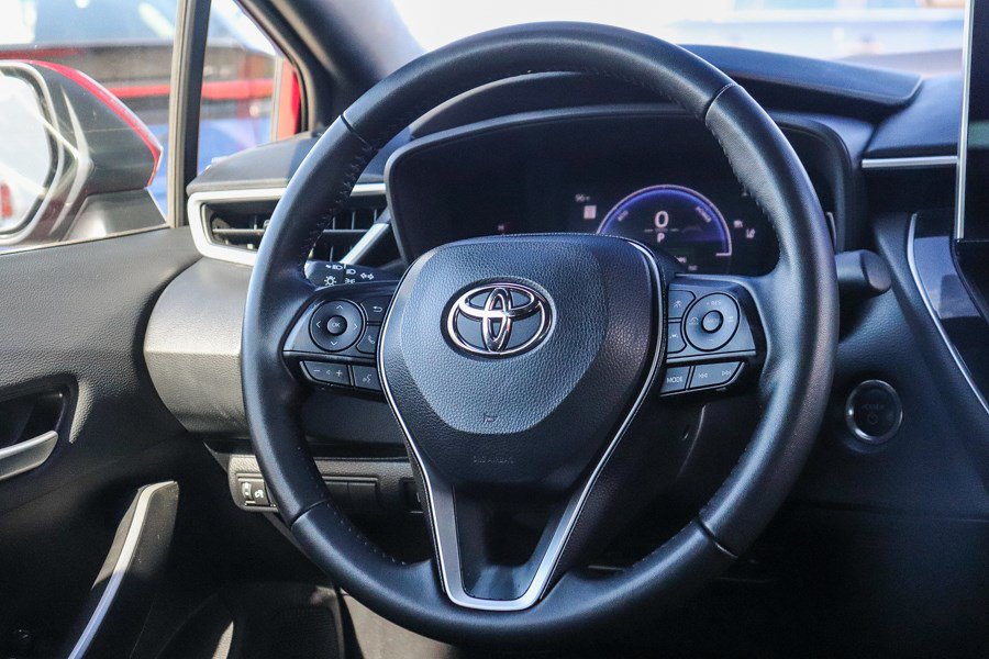 Certified 2025 Toyota Corolla SE w/ SE Premium Package FWD image 16