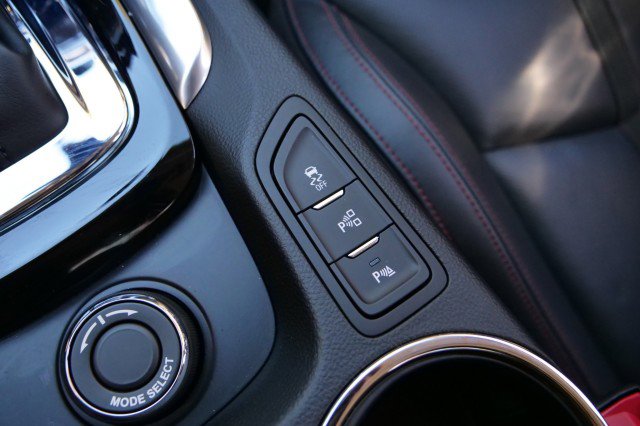 Used 2017 Chevrolet SS / 6.2L V8 / Cooled Seats / Sun image 19