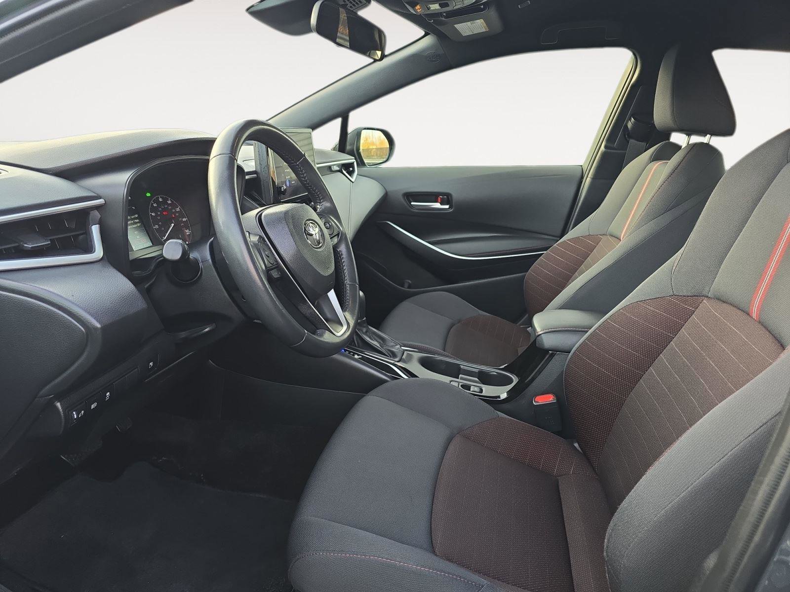 Used 2023 Toyota Corolla SE w/ Carpet Mat Package (TMS) image 10