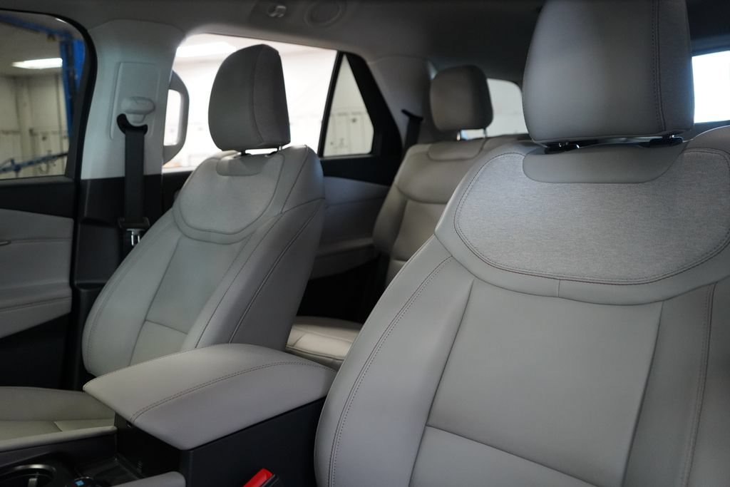 New 2026 Ford Explorer Active w/ Active Comfort Package AWD/4WD image 19