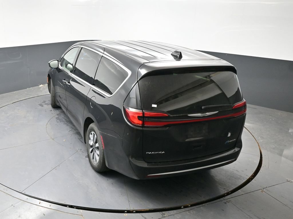 Used 2023 Chrysler Pacifica Touring-L FWD image 23