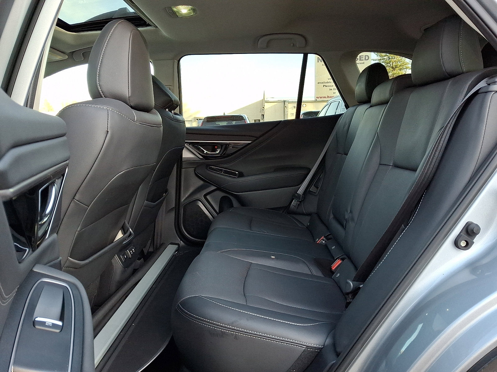 Used 2022 Subaru Outback Limited image 11