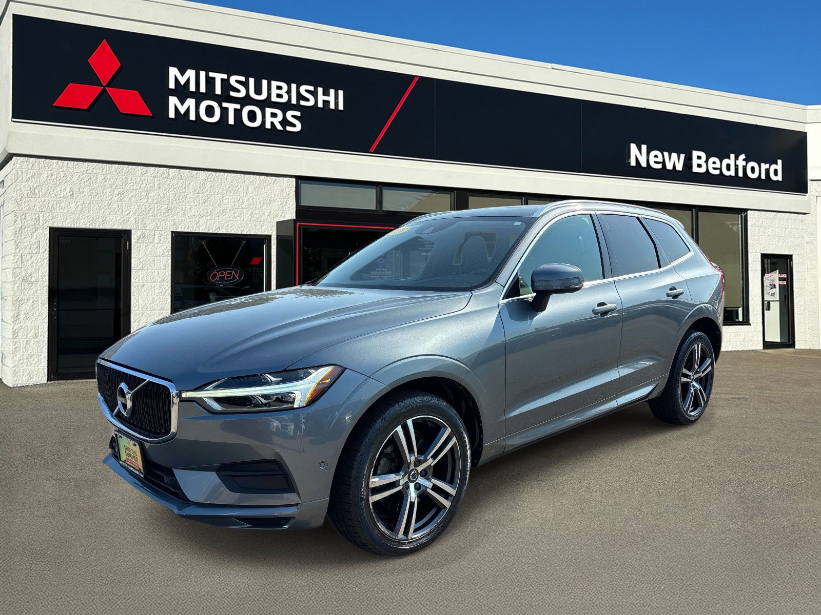 Used 2018 Volvo XC60 T6 Momentum w/ Vision Package