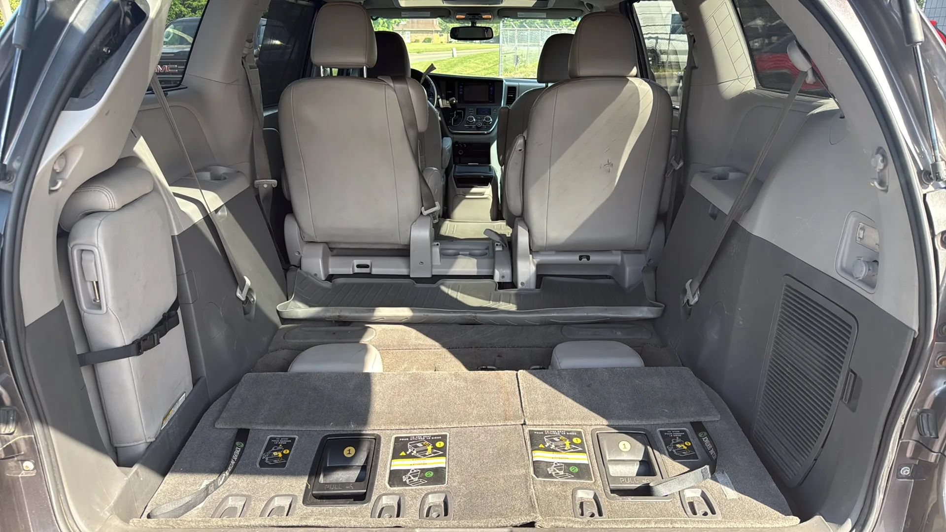 Used 2015 Toyota Sienna XLE w/ XLE Navigation Package FWD image 13