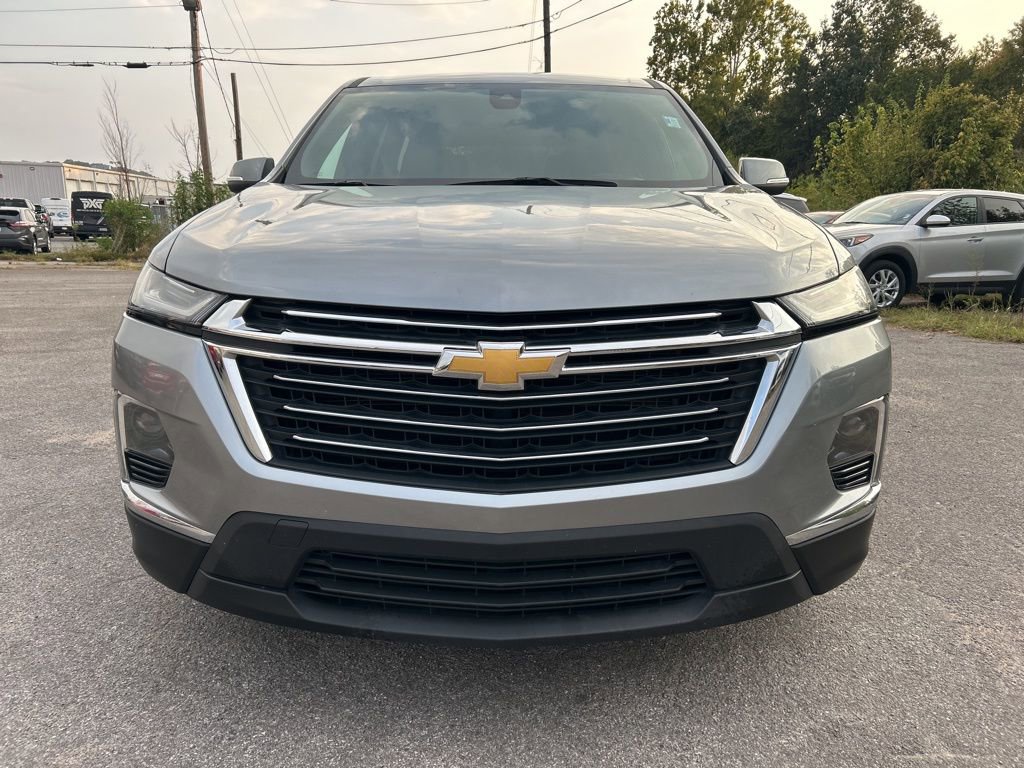 Used 2023 Chevrolet Traverse LT image 2