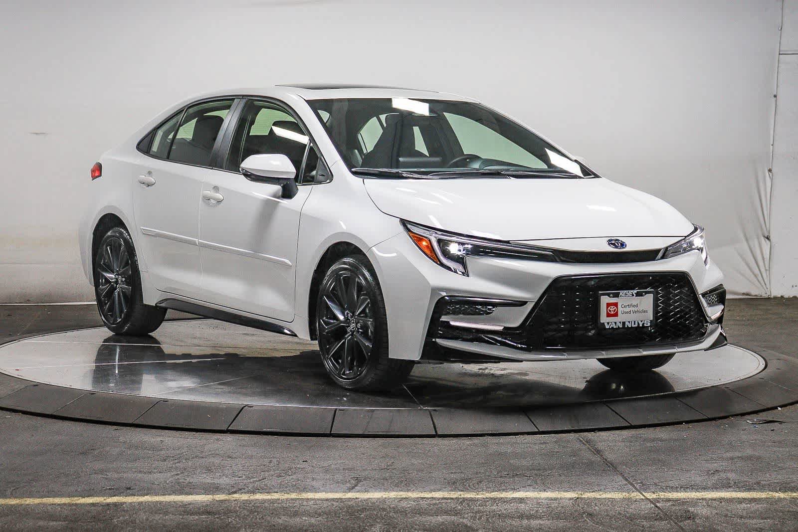 Certified 2024 Toyota Corolla SE w/ SE Package FWD image 6