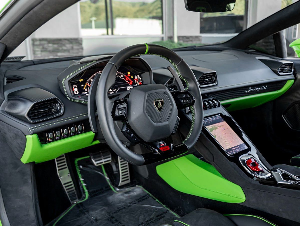 Used 2023 Lamborghini Huracan Tecnica image 15